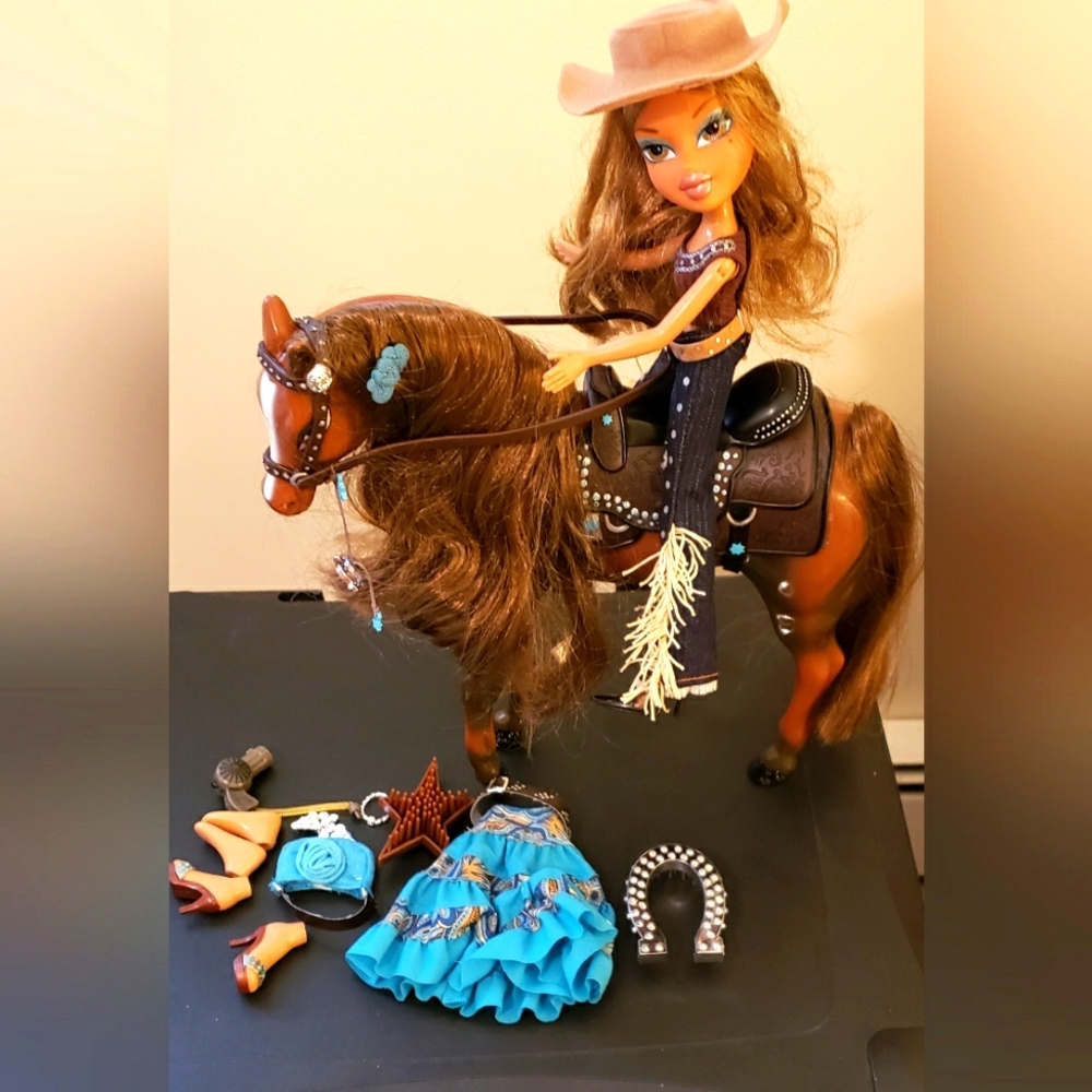 Bratz Yasmin Wild West doll with horse and accessories